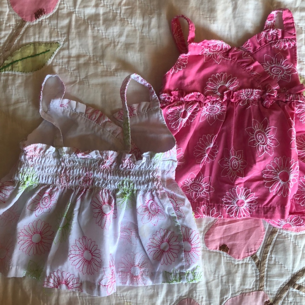 Two outfits - Picture 5 of 7